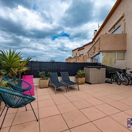 La Palmeraie 1 Place De Parking * Saint-Cyprien (Pyrenees-Orientales)