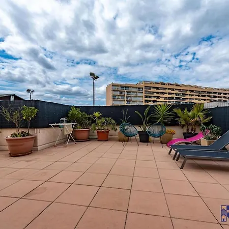 La Palmeraie 1 Place De Parking * Saint-Cyprien (Pyrenees-Orientales)